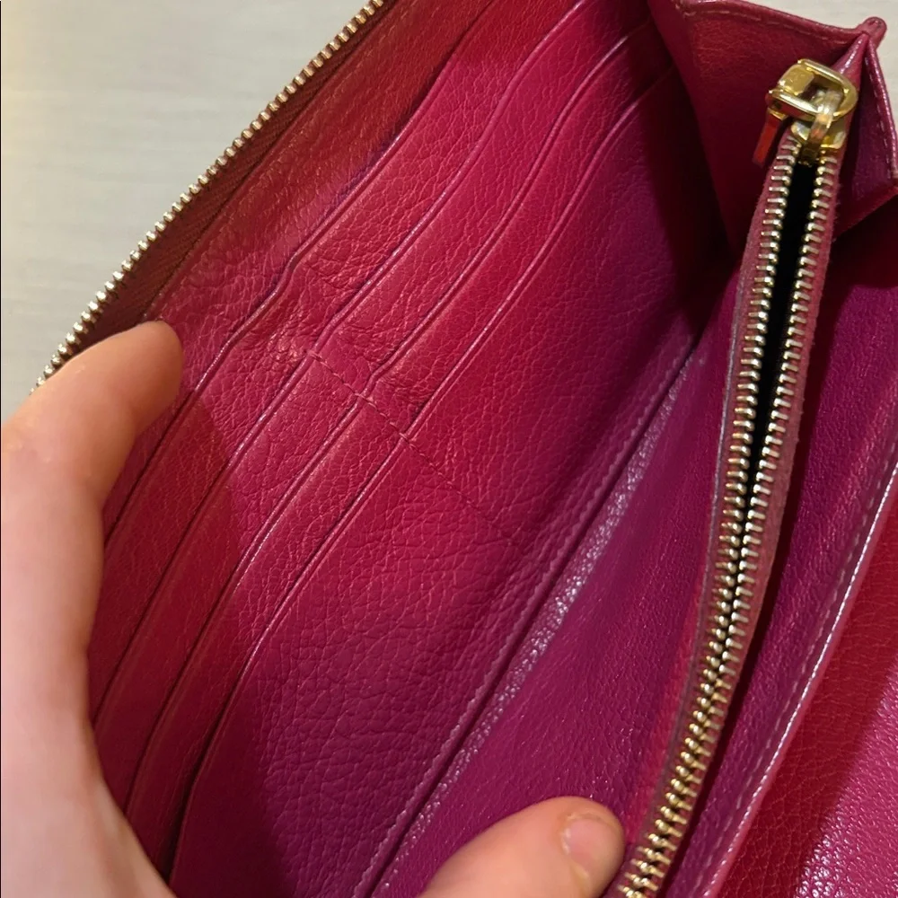 Miu‎ Miu Fuchsia Leather large Wallet 8.5